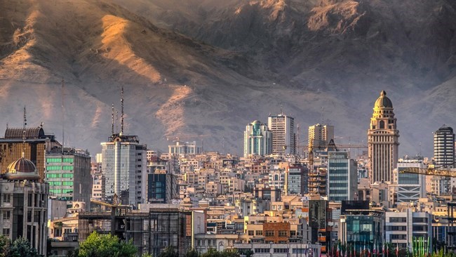 أن مؤشر أسعار المستهلک للإسکان فی طهران فی فترة الـ 12 شهرًا، ارتفع بنسبة 67.3٪ مقارنة بالفترة المماثلة من العام الماضی.