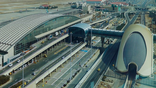 وفقًا لسیاوَش موکری، الرئیس التنفیذی لشرکة مطارات إیران، تفاوضت إیران مع الصین وروسیا لبناء مطارات جدیدة فی البلاد.