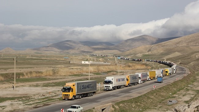 أعلنت وزارة الخارجیة الإیرانیة أن متابعة الوزارة أدت إلى موافقة ترکمانستان على مرور شاحنات ترانزیت عبر البلاد لتتجه من إیران إلى أوزبکستان.