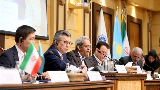 قال نائب رئیس الوزراء ووزیر التجارة والتکامل الکازاخستانی بخیت سلطانوف، إن بلاده یمکن أن توسع العلاقات الاقتصادیة مع إیران حتى یصل حجم التجارة الثنائیة إلى 3 ملیارات دولار.