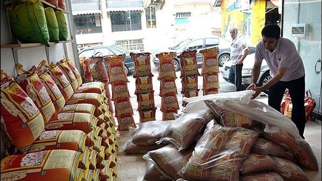 من أجل أن تتمکن إیران من تلبیة احتیاجات الأرز، أزالت الدولة بشکل کامل العقبات التی تعترض واردات المحصول، وفقًا لمسؤول بوزارة الزراعة.