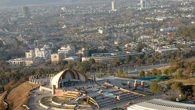 من المقرر أن تفتتح إیران مراکز تجاریة فی باکستان خلال الأشهر القلیلة المقبلة، بحسب مسؤول فی منظمة ترویج التجارة الإیرانیة (TPO).