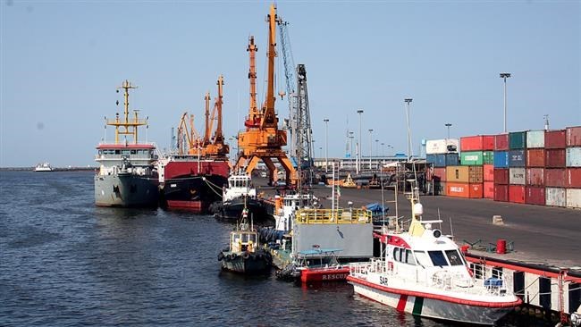 بلغت تجارة إیران (باستثناء صادرات النفط الخام) مع الدول المطلة على بحر قزوین 5.99 ملیون طن بقیمة 3.34 ملیار دولار خلال الأشهر الأحد عشر الأولى من العام الإیرانی الحالی (21 مارس 2022 - 19 فبرایر).