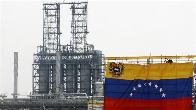 صدرت إیران أکثر من 2.8 ملیون قطعة غیار لترکیب مصفاة إلى فنزویلا لتنشیط المصافی فی الدولة الواقعة فی أمریکا اللاتینیة، وفقًا لوزیر النفط الإیرانی جواد أوجی.