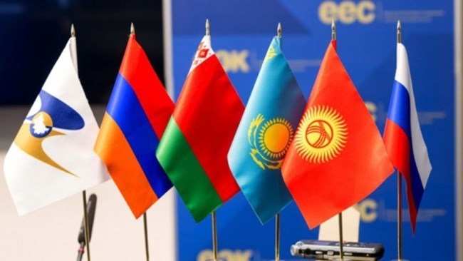 قال نائب رئیس الوزراء الروسی ألیکسی أوفرشوک إنه من المتوقع أن توقع إیران والاتحاد الاقتصادی الأوراسی بقیادة روسیا (EAEU) اتفاقیة منطقة تجارة حرة بحلول نهایة العام.