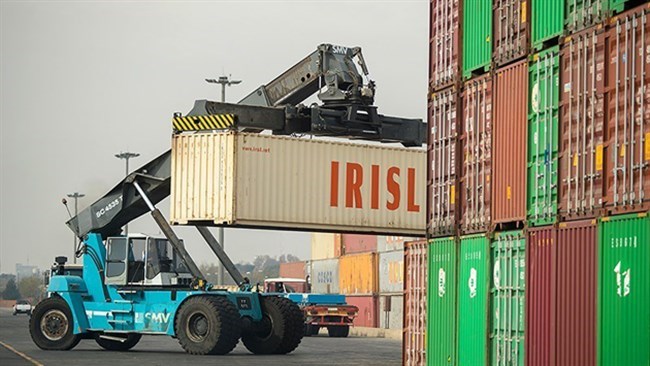 صدرت جهات فاعلة فی القطاع الخاص الإیرانی ما قیمته 10 ملیارات دولار من البضائع خلال العام التقویمی الماضی حتى 20 مارس، وفقًا لرئیس منظمة ترویج التجارة فی البلاد (TPO).
