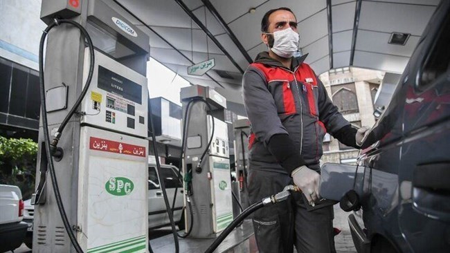 قال مسؤول نفطی کبیر إن إیران تستهلک ما معدله 120 ملیون لتر من البنزین یومیًا.