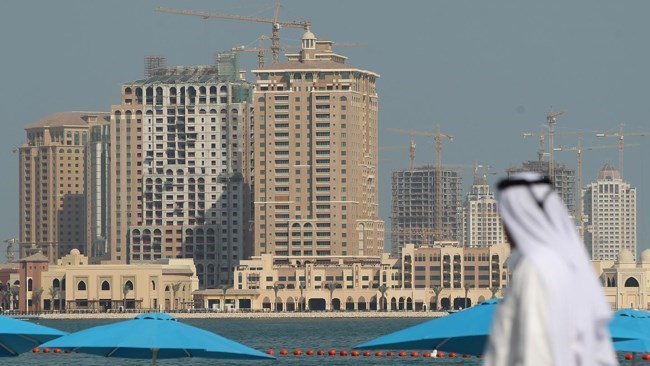 أشار رئیس غرفة التجارة والصناعة والمناجم والزراعة بوشهر، إلى أن 80% من صادرات إیران إلى قطر تتم عبر محافظة بوشهر، وقال،لحل المشاکل وإنشاء سوق، ینبغی توفیر المرکز التجاری الإیرانی فی قطر.