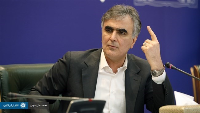قال محافظ البنک المرکزی الإیرانی محمد رضا فرزین إن البنک ینظر إلى القطاع الخاص باعتباره المحرک الرئیسی للاقتصاد الإیرانی ویخطط لدعمه من خلال حوافز ائتمانیة وتصدیریة مستهدفة.