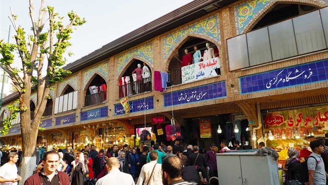 قال أکبر مسؤول ضرائب فی إیران یوم الثلاثاء إن نسبة الضرائب إلى الناتج المحلی الإجمالی فی البلاد ارتفعت إلى أعلى مستوى لها فی سبع سنوات فی السنة المالیة الماضیة، مما یشیر إلى دور أقوى للضرائب فی الاقتصاد.