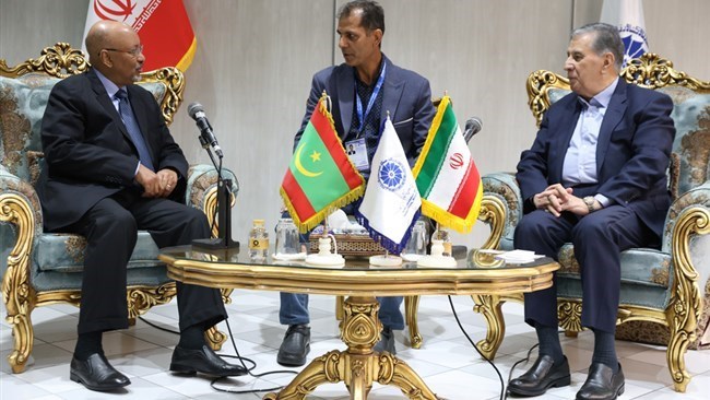 فی لقاء على هامش معرض إیران إکسبو 2025، ناقش رئیس غرفة التجارة الإیرانیة صمد حسن زاده ونظیره الموریتانی سبل تعزیز العلاقات الثنائیة بین البلدین فی المجالات الاقتصادیة والثقافیة والاجتماعیة.