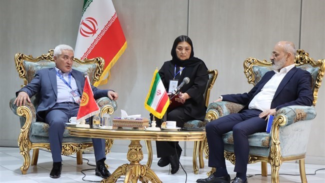 حث کبار قادة الأعمال من إیران وقیرقیزستان على تشکیل استراتیجیات استثماریة مشترکة واتفاقیات مصرفیة لإطلاق العنان للإمکانات التجاریة الکاملة بین البلدین، والتی لا تزال أقل بکثیر من القدرة.