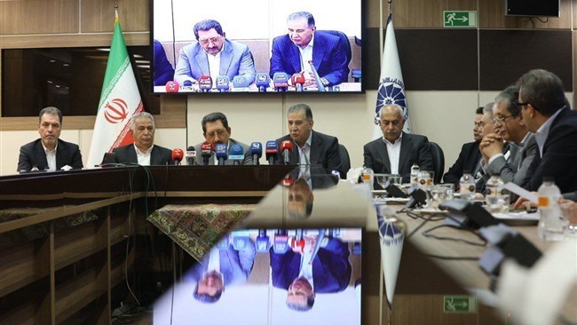 أکد وزیر الصناعة والتعدین والتجارة الإیرانی التزام الحکومة بدعم الشرکات الصغیرة والمتوسطة، مشیرا إلى أن جمیع تسهیلات القروض الصناعیة هذا العام مخصصة لها حصریا.