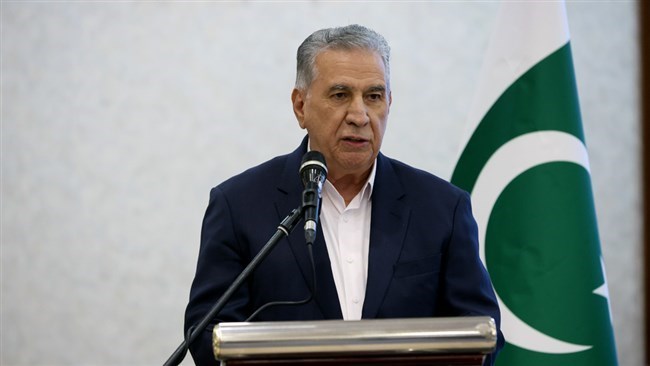 قال رئیس غرفة التجارة والصناعة والمناجم والزراعة الإیرانیة إن حصة إیران من واردات باکستان ینبغی أن ترتفع من مستواها الحالی البالغ نحو 3%، داعیا إلى تعمیق العلاقات التجاریة بین الجارتین.