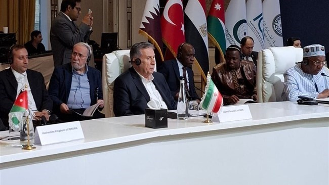 انطلقت فی عمان الیوم الأحد أعمال الاجتماع الـ39 لمجلس إدارة الغرفة الإسلامیة للتجارة والتنمیة، بمشارکة رؤساء غرف التجارة من 18 دولة.