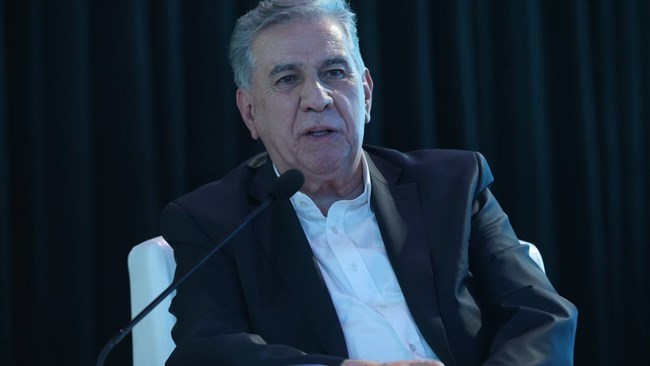 أکد صمد حسن زاده، رئیس غرفة التجارة والصناعة والمناجم والزراعة الإیرانیة (ICCIMA)، على الحاجة الملحة إلى حوار وتعاون مستمر بین الحکومة والقطاع الخاص لمعالجة الأسباب الاقتصادیة الکامنة وراء الاحتجاجات العامة الأخیرة.