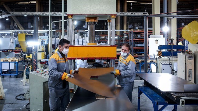 أن مؤشر مدیری المشتریات الإیرانی الإجمالی انخفض بشکل حاد فی الشهر التقویمی المنتهی فی منتصف ینایر، مسجلاً أدنى مستوى له فی سبعة أشهر، حیث أثر ارتفاع سعر الصرف وانقطاع الإنترنت على نطاق واسع على النشاط الاقتصادی.