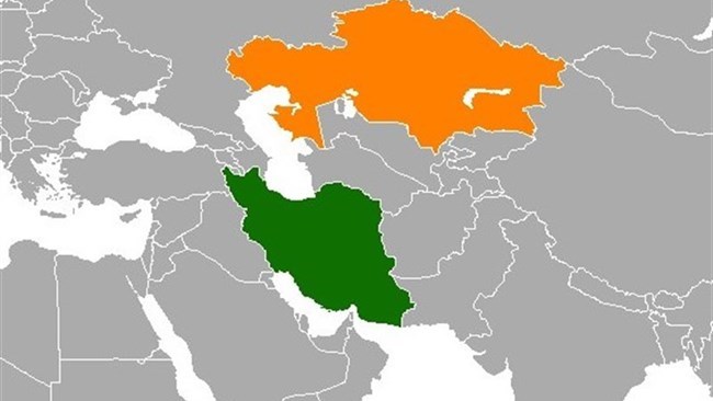 تهدف الغرفة المشترکة الإیرانیة-الکازاخستانیة، إلى تطویر مستوى العلاقات مع هذا البلد، وزیادة مستوى معرفة الناشطین الاقتصادیین فی کلا البلدین ببعضهم البعض. و تابعت الغرفة إیفاد وفود تجاریة ومعارضیة إلى کازاخستان.