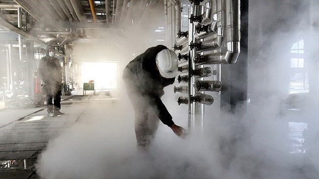 بلغ مؤشر مدیری المشتریات فی إیران 46.4 فی الشهر المنتهی فی 19 فبرایر، مما یشیر إلى استمرار الانکماش فی النشاط الاقتصادی ولکن بوتیرة أبطأ إلى حد ما من الشهر السابق.