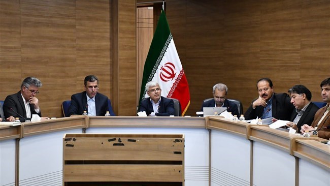 إن الظروف الاقتصادیة الحالیة قد خلقت فرصة فریدة لتوسیع استخدام منطقة إنتشه بورون للتجارة الحرة وممر السکک الحدیدیة الشمالی لإیران، داعیاً إلى تعاون أوثق بین الوکالات الحکومیة لتعزیز طریق التجارة.